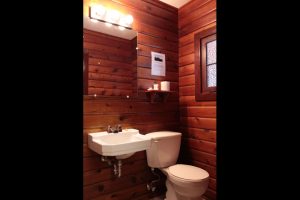 Miette Hot Springs Bungalows bathroom